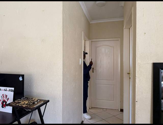 2 BEDROOM APARTMENT FOR SALE IN RUSTENBURG CENTRAL